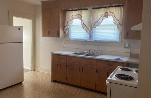 2 Bedroom House with Loft in Altavista Gallery 1