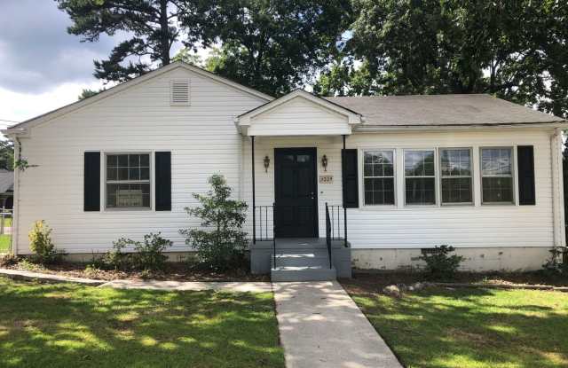 Newly Renovated 3 Bedroom Home Close to Downtown Gainesville photos photos