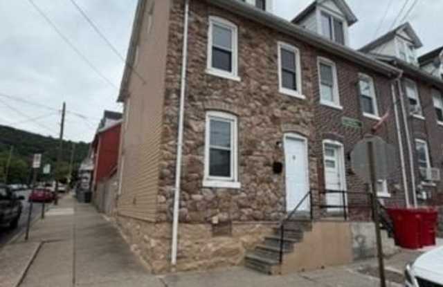 552 Thomas Street photos photos