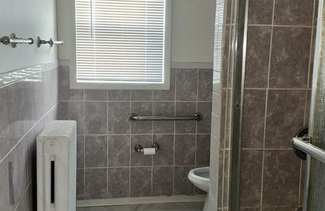 Spacious Home Available for Rent! W/D! Available Now! Gallery 3