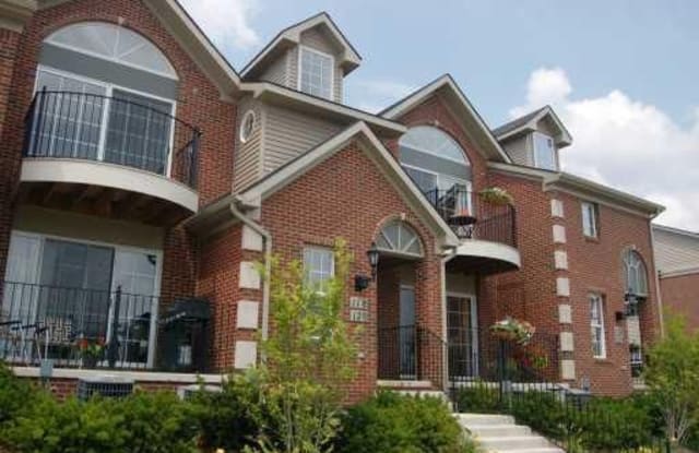 117 W Oakbrook Dr - 117 Oakbrook Drive, Ann Arbor, MI 48103