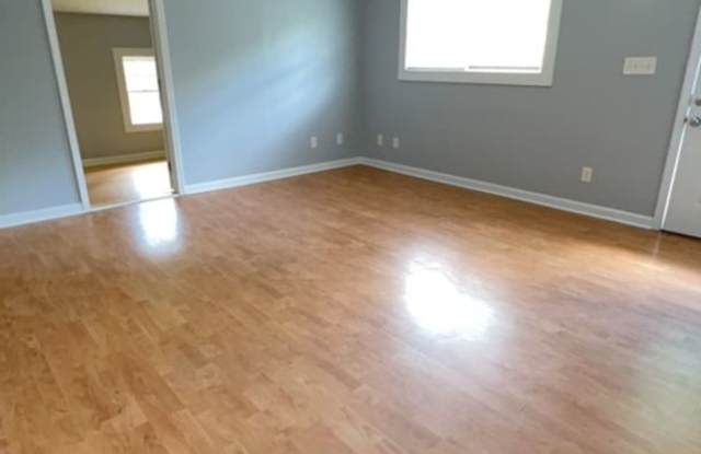 3 Bedroom 1 Bath Duplex Gallery 4