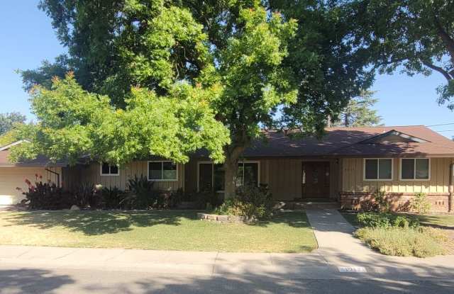Spacious Carmichael home in Winding Wy / Garfield area photos photos