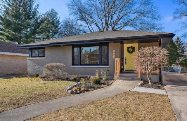 802 S Mitchell Avenue - 802 Mitchell Avenue, Elmhurst, IL 60126