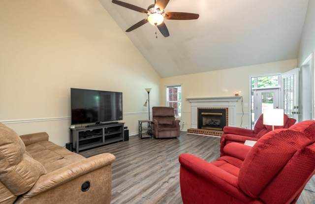 400 Mallard Drive Gallery 3