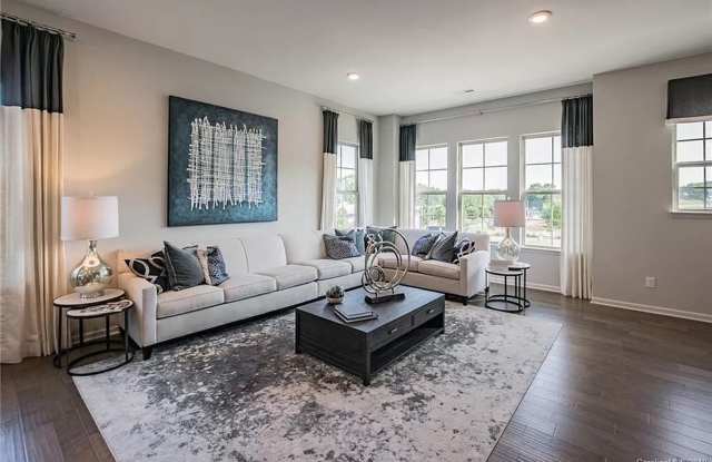 Room in 3 Bedroom Townhome at Ainslie Downs St Gallery 3