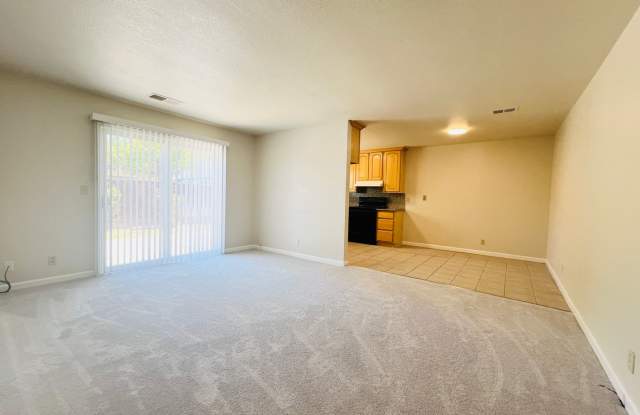 Beautiful 4 Bed + 2 Bath Dublin Home - Spacious Floor plan. Great Schools  Location!! Gallery 4
