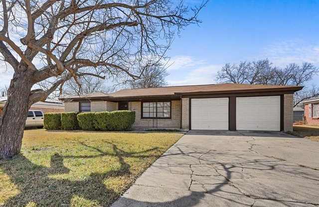712 Sandell Drive - 712 Sandell Drive, White Settlement, TX 76108