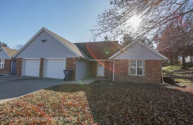 2513 Foxbar - A photos photos