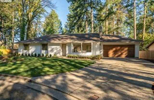 3bd 2ba in quiet cul de sac Lake Oswego Gallery 3