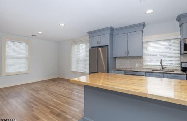 262 Prospect Ave - 262 Prospect Avenue, Dunellen, NJ 08812