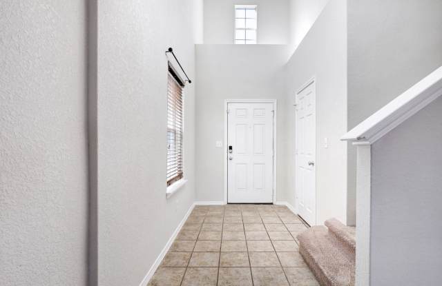 ***MOVE-IN SPECIAL: TWO WEEKS FREE***Silver Oaks 4 Bedroom with Covered Patio & Large Living Space Gallery 3