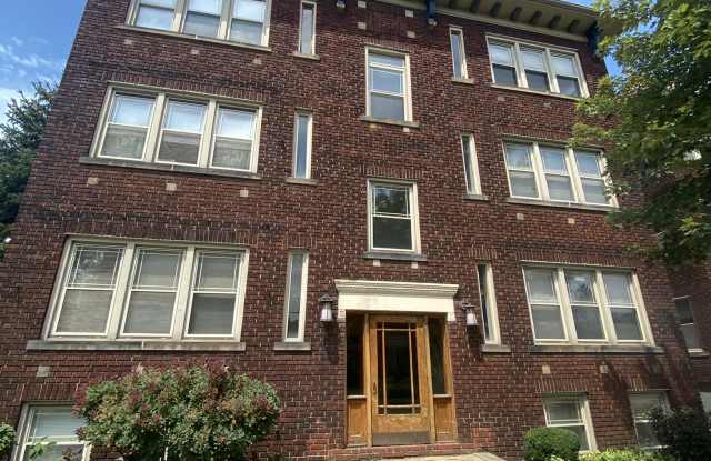 2549 Kenilworth Road - 1 photos photos