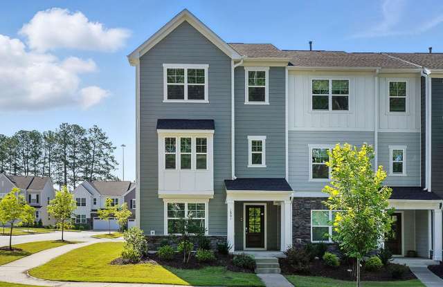 GREAT END UNIT IN CARY! Come see it today! photos photos