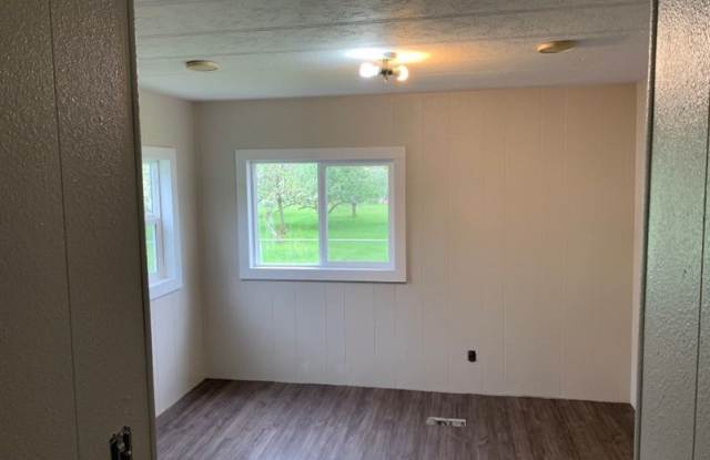 3 bed 1.5 bath mobile - 3421 King Avenue East, Yellowstone County, MT 59101