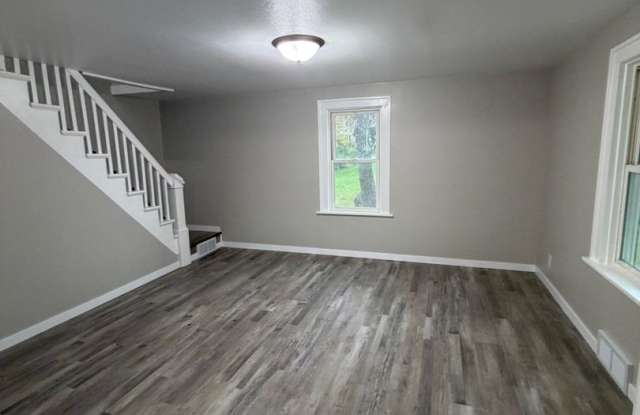 2 Bedroom newly updated Gallery 1