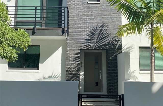 955 ARLINGTON AVENUE N photos photos