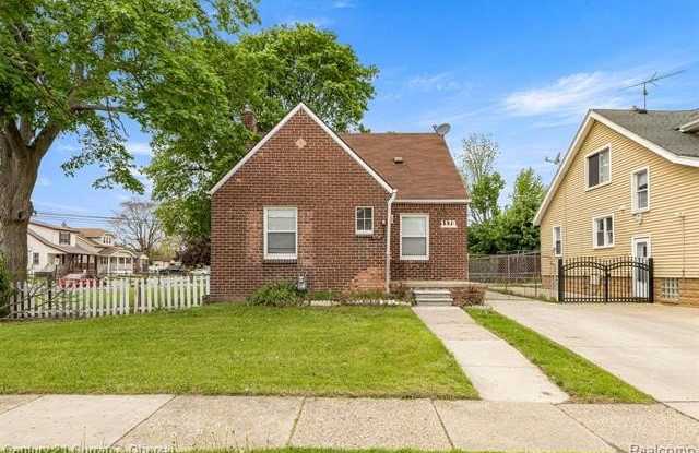 1178 Fort Park Boulevard photos photos