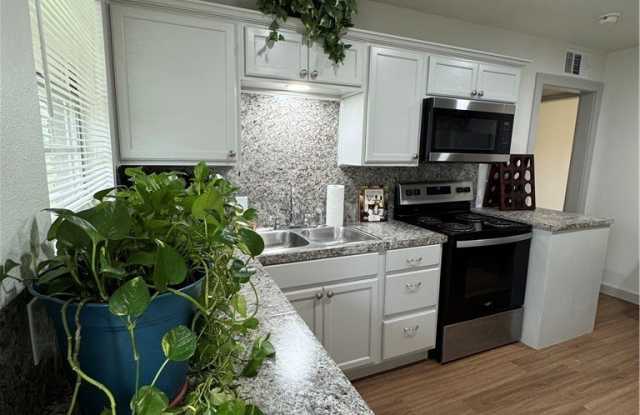 2109 W AVE. B photos photos