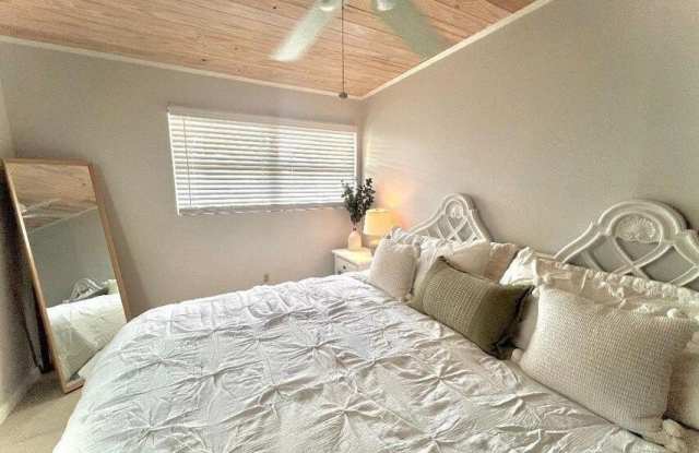1540 LANTANA Lane Gallery 4