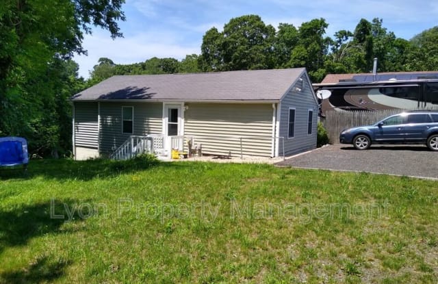 431 Nausauket Rd - 431 Nausauket Road, Warwick, RI 02886 431 Nausauket Rd - 431 Nausauket Road, Warwick, RI 02886