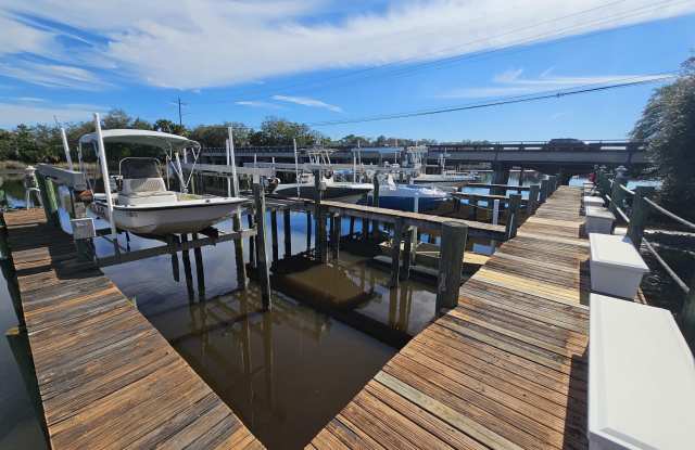 1307 RIVER HILLS Circle E Gallery 4
