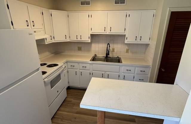 2014 West Woodriver Drive - 2 photos photos