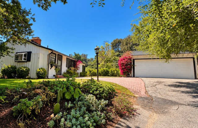 Gated Lauren Canyon Farmhouse Retreat with Saltwater Pool, Spa Deck & Canyon Views! Gallery 4
