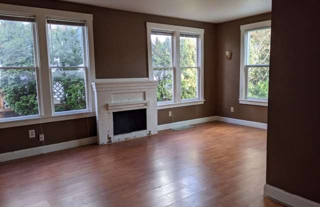 3214 Hoyt Avenue - 1 Gallery 3
