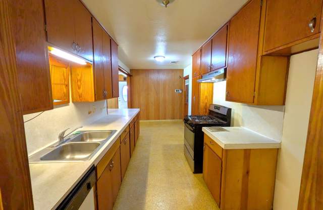 *Move-In Special* 507 Bridalwreath, Orange TX 77630 Gallery 4