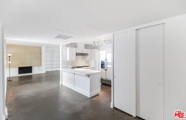 17366 Sunset Boulevard photos photos