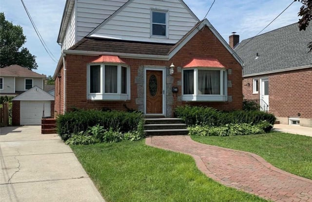 364 Carnation Ave 364 - 364 Carnation Avenue, Floral Park, NY 11001