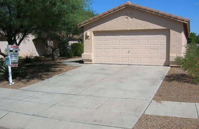 6570 W Hassayampa Place - 6570 West Hassayampa Place, Marana, AZ 85743