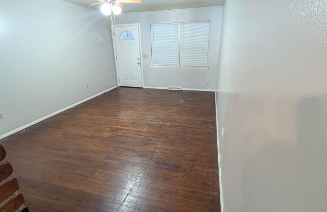 2044-3 S Barcliff photos photos