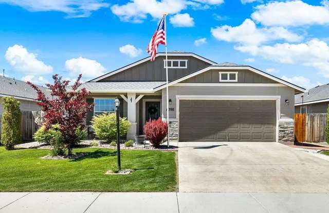 Beautiful 3 bed 2 bath home with flex room in Nampa just off Ustic and Middleton photos photos