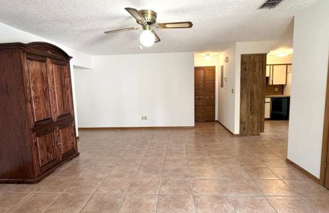 Cozy 2 Bedroom First Floor Condo! Gallery 3