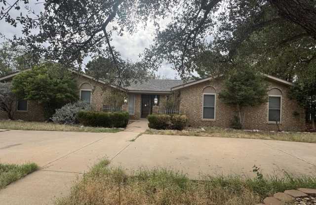2607 Whitney Dr Gallery 1
