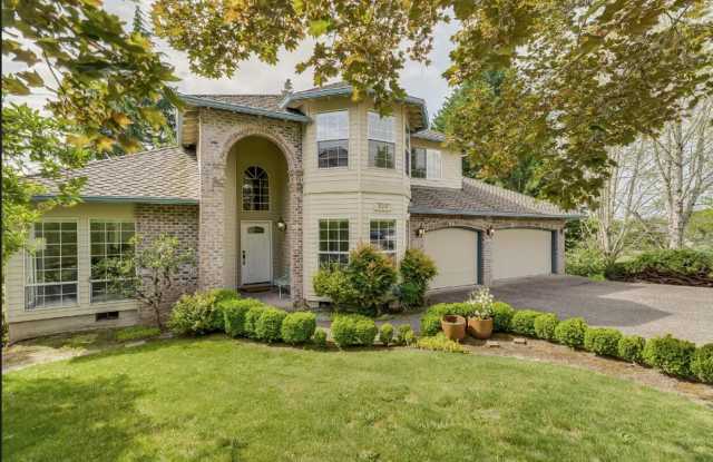 Elmonica Luxury! 4BD/3BTH w/ 3-Car Garage + A/C + Oversized Fenced Backyard + Pets Welcome! photos photos
