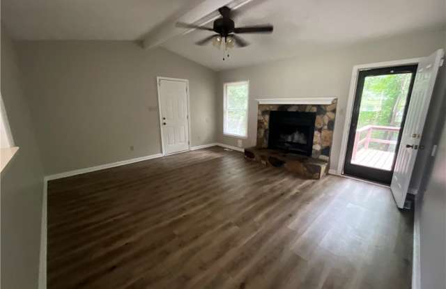 929 Kennesaw Drive Gallery 4