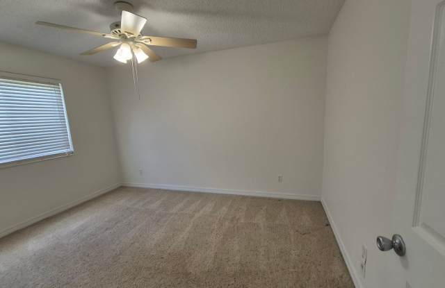 Fabulous 2 story home in Bay Meadows Half off first month's Rent Gallery 4