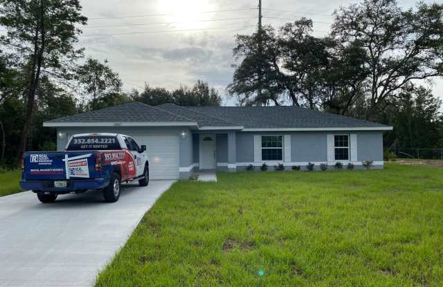 Desirable SW Ocala Neighborhood 3/2/2 **WON'T LAST** photos photos