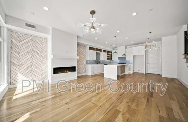 118 East Elgin Street Gallery 4