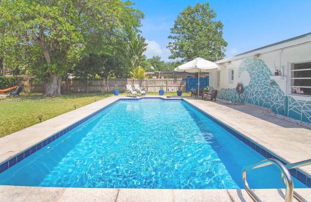 827 Northeast 140th Street - 827 Northeast 140th Street, North Miami, FL 33161