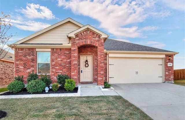 1405 Diamond Court photos photos