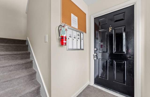 Two bedroom, 1.5 bath apartment home at Harden Crossing-Move in special, see details photos photos