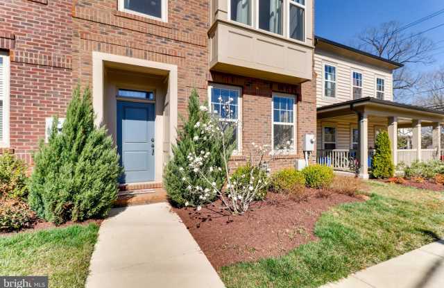 15914 CHIEFTAIN AVENUE Gallery 2