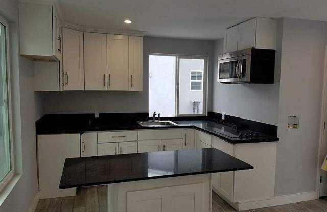 6603 Bellingham Avenue Gallery 2