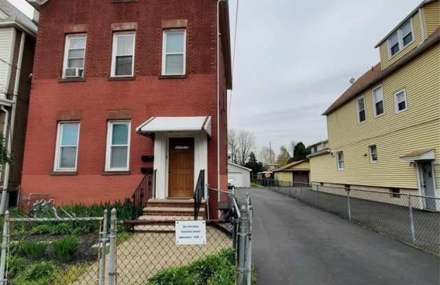 83 Plauderville Avenue 2 photos photos