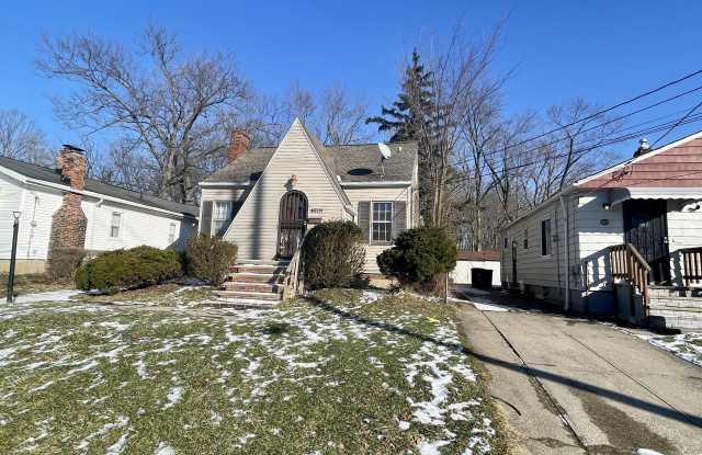 4619 E 175th St photos photos