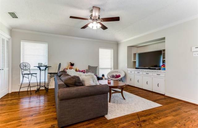 6817 Truxton Drive Gallery 4